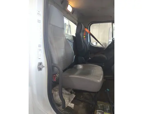 FREIGHTLINER M2 106 SEAT, FRONT