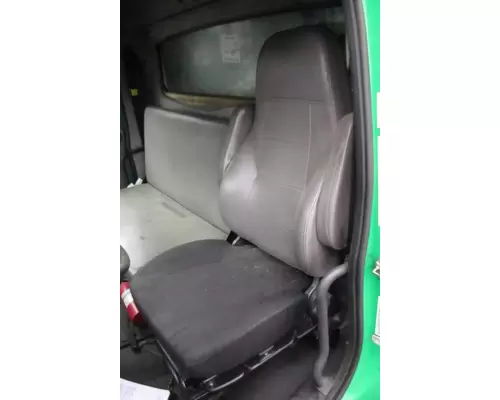 FREIGHTLINER M2 106 SEAT, FRONT
