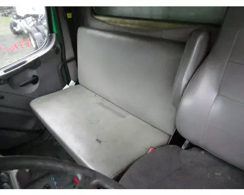FREIGHTLINER M2 106 SEAT, FRONT