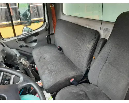 FREIGHTLINER M2 106 SEAT, FRONT