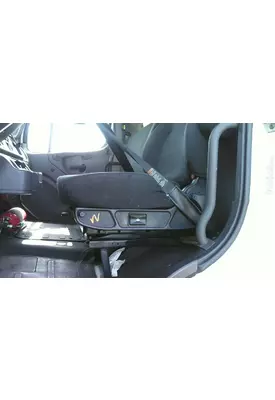 FREIGHTLINER M2 106 SEAT, FRONT