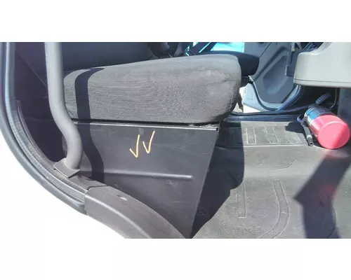 FREIGHTLINER M2 106 SEAT, FRONT