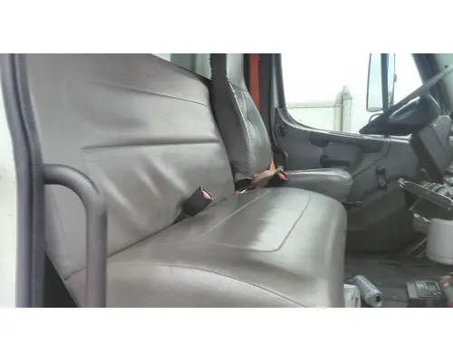 FREIGHTLINER M2 106 SEAT, FRONT