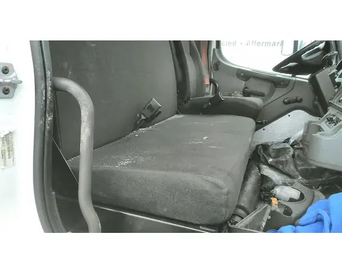 FREIGHTLINER M2 106 SEAT, FRONT