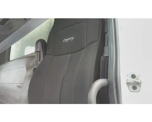 FREIGHTLINER M2 106 SEAT, FRONT