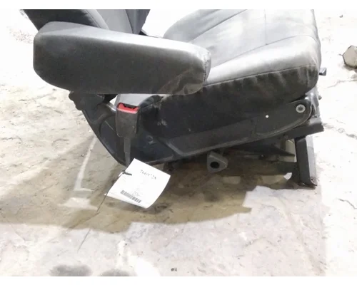 FREIGHTLINER M2 106 SEAT, FRONT