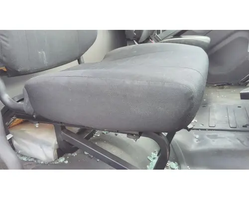 FREIGHTLINER M2 106 SEAT, FRONT