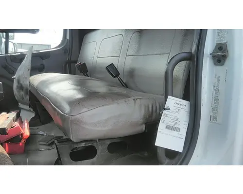 FREIGHTLINER M2 106 SEAT, FRONT
