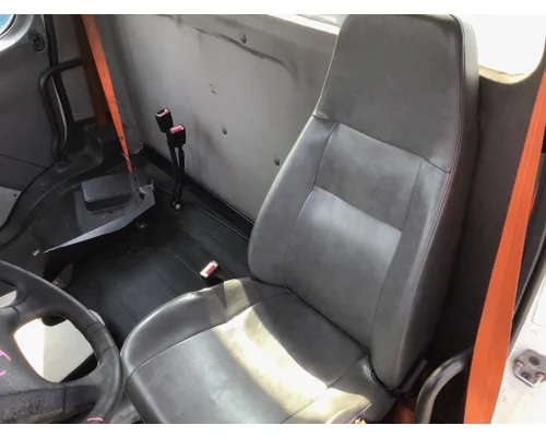 FREIGHTLINER M2 106 SEAT, FRONT