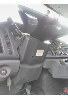 FREIGHTLINER M2 106 STEERING COLUMN