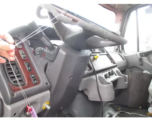 FREIGHTLINER M2 106 STEERING COLUMN