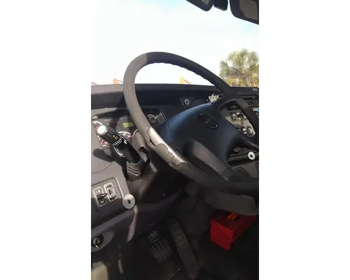 FREIGHTLINER M2 106 STEERING COLUMN