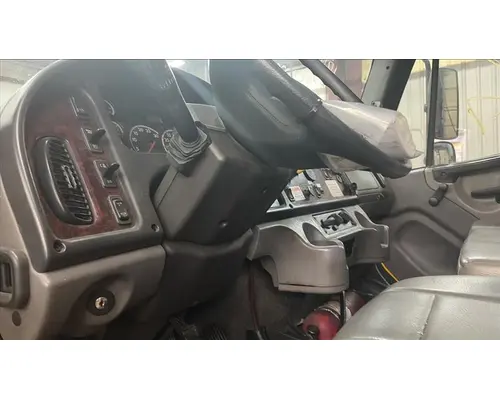 FREIGHTLINER M2 106 STEERING COLUMN