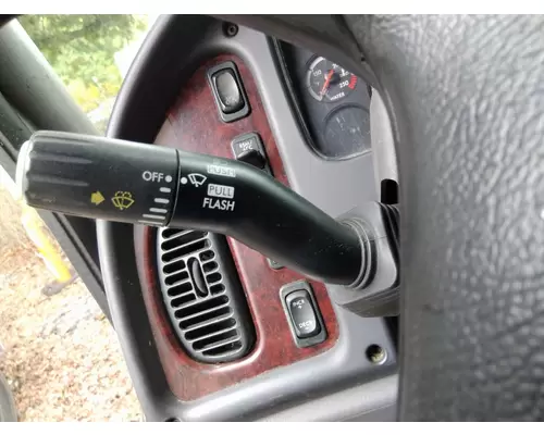 FREIGHTLINER M2 106 STEERING COLUMN