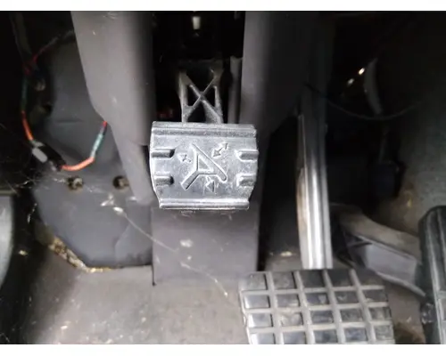 FREIGHTLINER M2 106 STEERING COLUMN