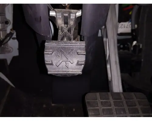 FREIGHTLINER M2 106 STEERING COLUMN