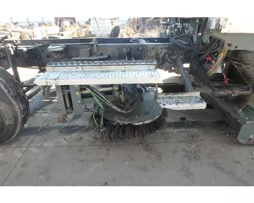 FREIGHTLINER M2 106 SWEEPER