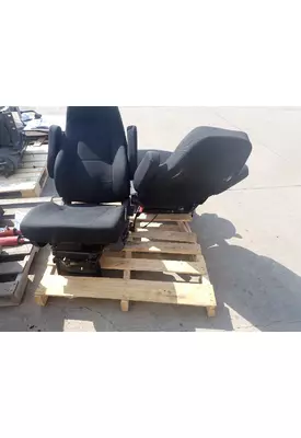 FREIGHTLINER M2-106 Seat, Front