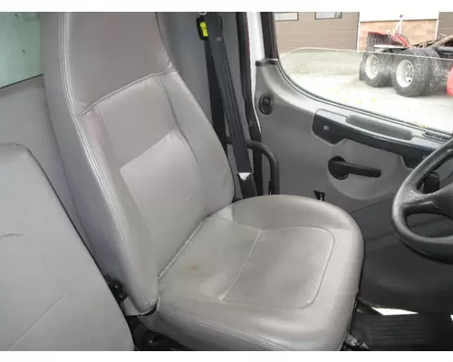 FREIGHTLINER M2 106 Seat, Front