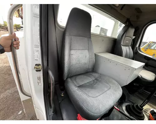 FREIGHTLINER M2 106 Seat, Front