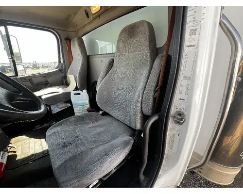 FREIGHTLINER M2 106 Seat, Front