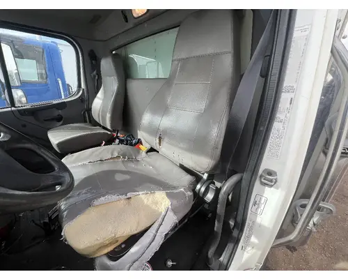 FREIGHTLINER M2 106 Seat, Front