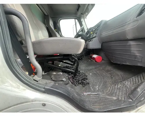 FREIGHTLINER M2 106 Seat, Front
