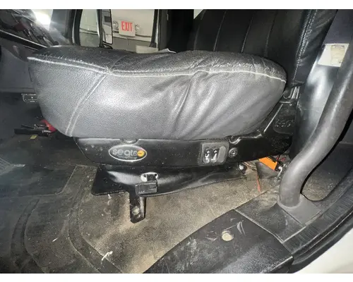 FREIGHTLINER M2 106 Seat, Front