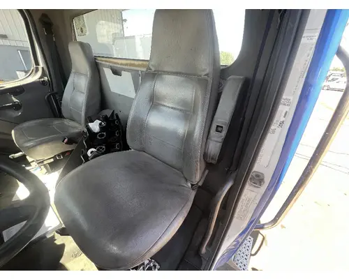 FREIGHTLINER M2 106 Seat, Front