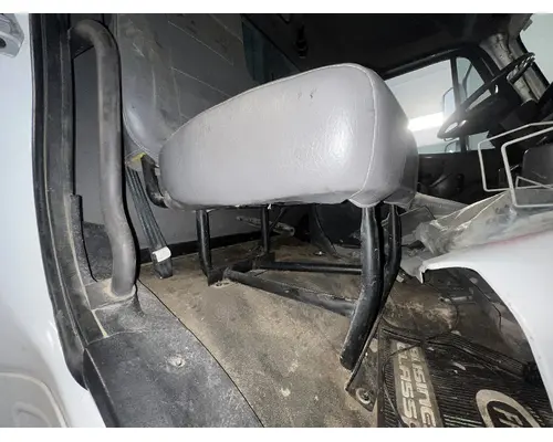 FREIGHTLINER M2 106 Seat, Front