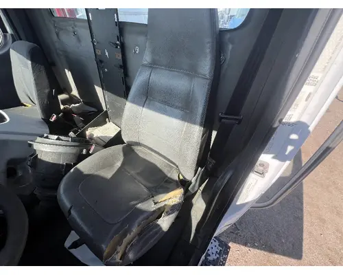 FREIGHTLINER M2 106 Seat, Front