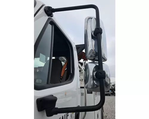 FREIGHTLINER M2 106 Side View Mirror