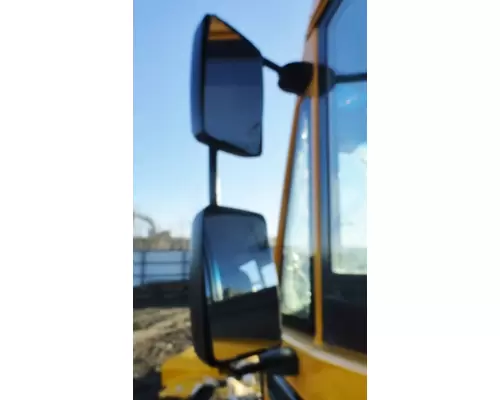 FREIGHTLINER M2 106 Side View Mirror