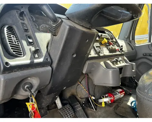 FREIGHTLINER M2 106 Steering Column