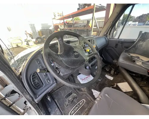 FREIGHTLINER M2 106 Steering Column