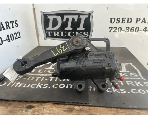 FREIGHTLINER M2 106 Steering Gear  Rack