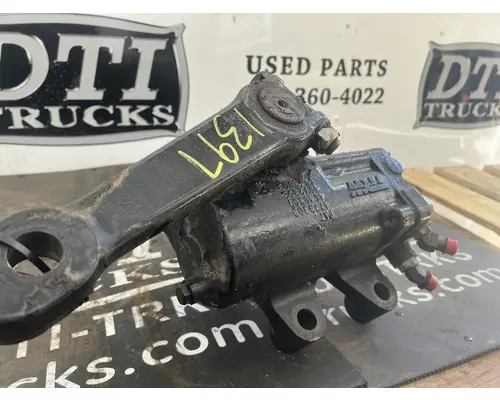 FREIGHTLINER M2 106 Steering Gear  Rack
