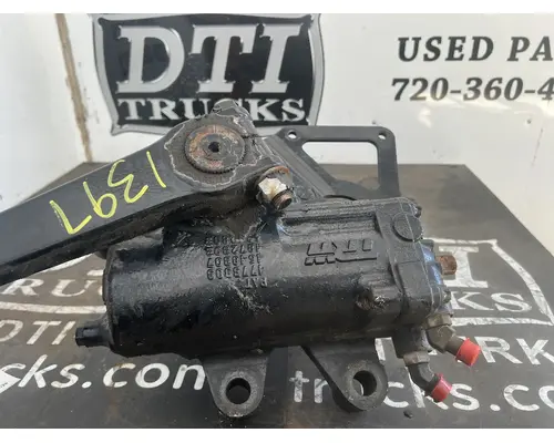 FREIGHTLINER M2 106 Steering Gear  Rack