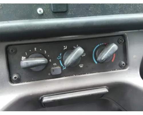 FREIGHTLINER M2 106 TEMPERATURE CONTROL