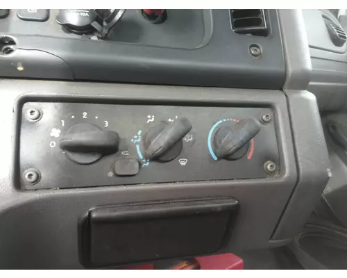 FREIGHTLINER M2 106 TEMPERATURE CONTROL