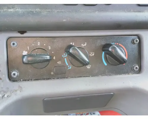 FREIGHTLINER M2 106 TEMPERATURE CONTROL