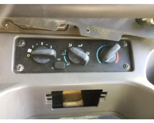 FREIGHTLINER M2 106 TEMPERATURE CONTROL