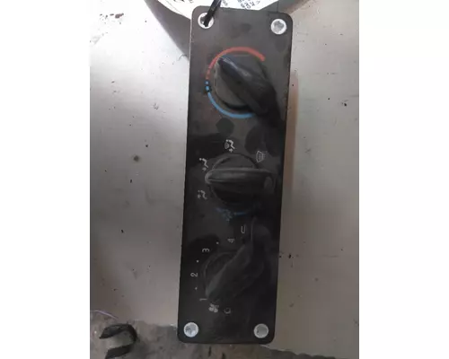 FREIGHTLINER M2 106 TEMPERATURE CONTROL