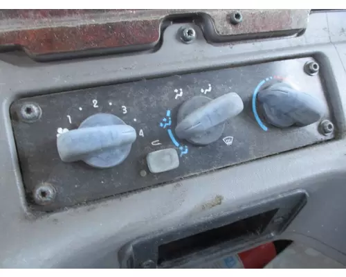 FREIGHTLINER M2 106 TEMPERATURE CONTROL