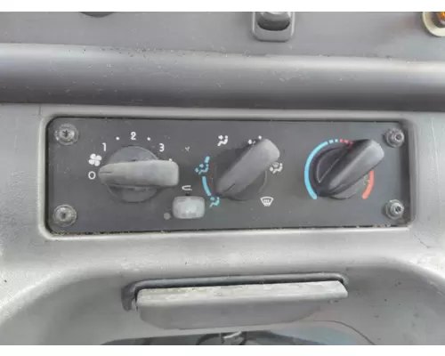 FREIGHTLINER M2 106 TEMPERATURE CONTROL