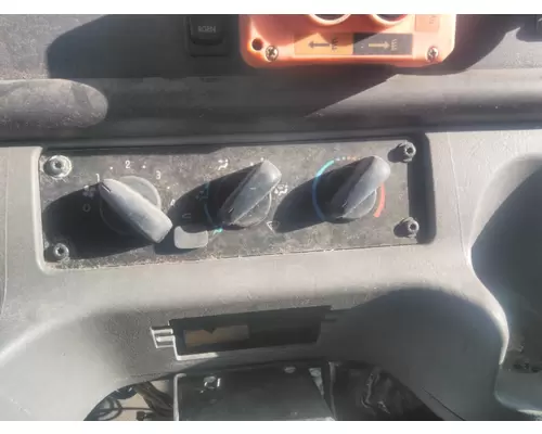 FREIGHTLINER M2 106 TEMPERATURE CONTROL