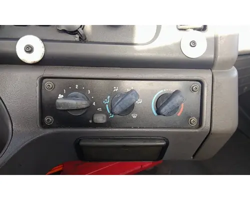 FREIGHTLINER M2 106 TEMPERATURE CONTROL