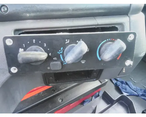 FREIGHTLINER M2 106 TEMPERATURE CONTROL