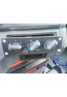 FREIGHTLINER M2 106 TEMPERATURE CONTROL