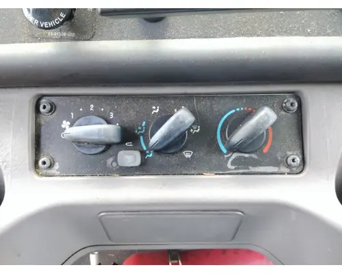FREIGHTLINER M2 106 TEMPERATURE CONTROL